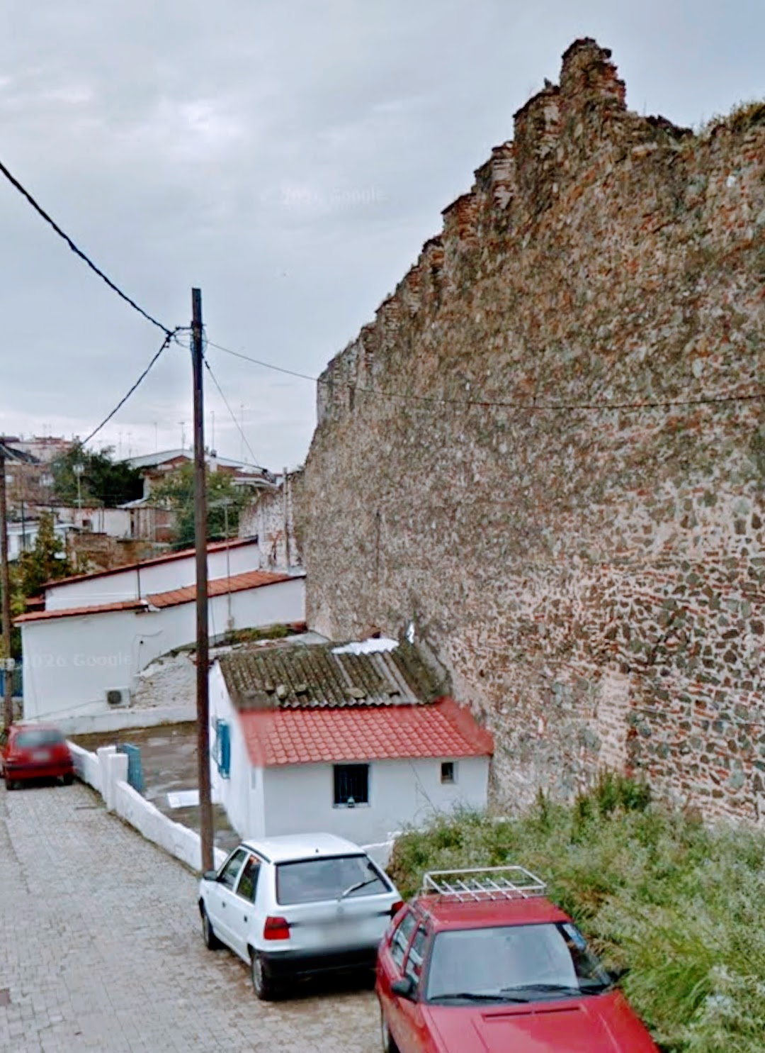 The Spirit Of the Walls of Thessaloniki: Greek Refugees And The Kastroplikta